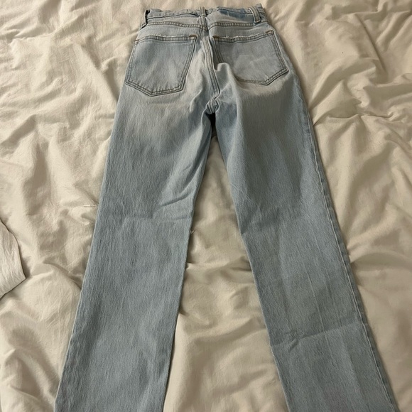 Abercrombie Ultra High Rise 90’s Jeans - Picture 2 of 4